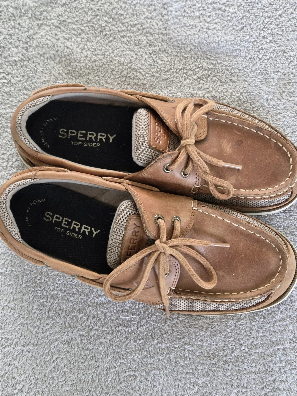 Sperry Men's Chestnut Leather Deck Shoes with Laces. Size 8.5